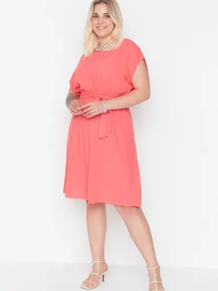 Rochie Trendyol din dantelă țesută roz