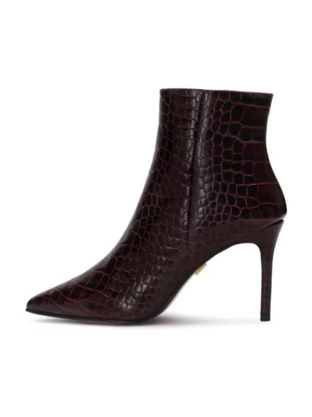 Maroon boots with embossed croco pattern červené