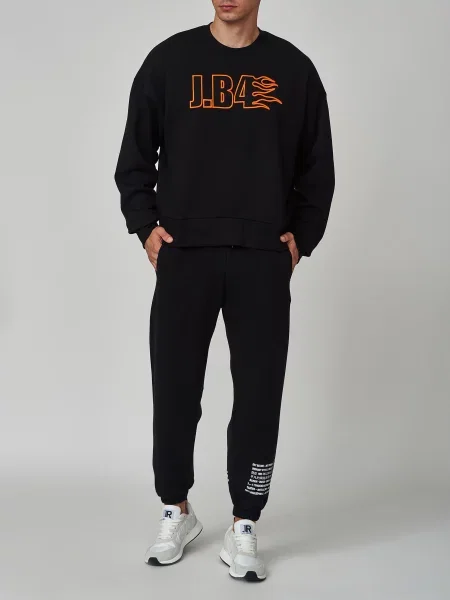 Светр J.b4 Just Before чорний