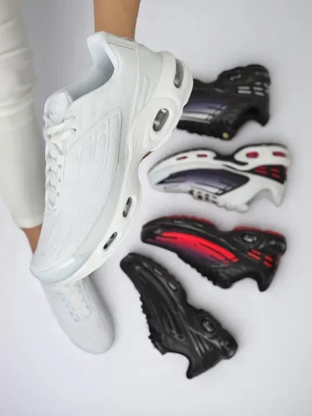 Sneakerși Resti negru