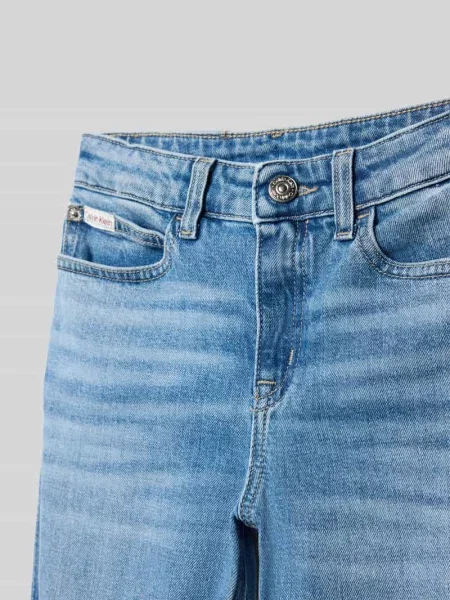 Jeansy o szerokim kroju z naszywką z logo model ‘Authentic’ Calvin Klein Jeans niebieskie