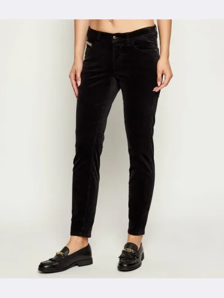 Marc Cain Pantaloni SILVI | low waist negru