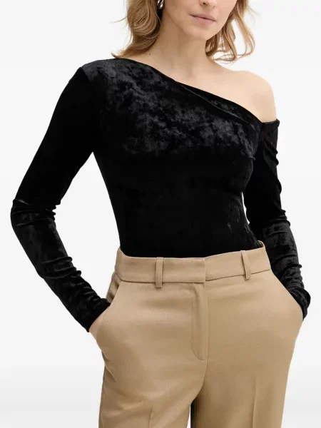 Body Guess cu un umăr gol negru