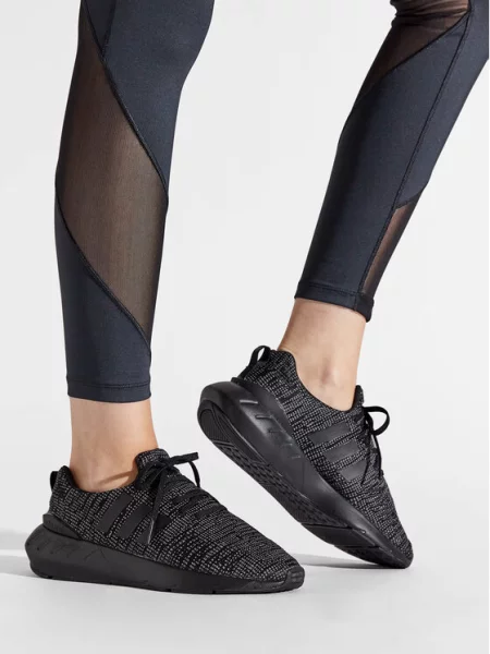 Adidas Сникърси Swift Run 22 J черен