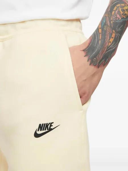 Raštuotas flisas striukė Nike juoda