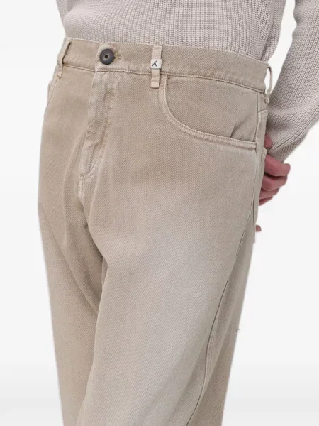 Jeansy straight leg Myths