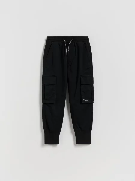 Reserved Kalhoty jogger cargo černý