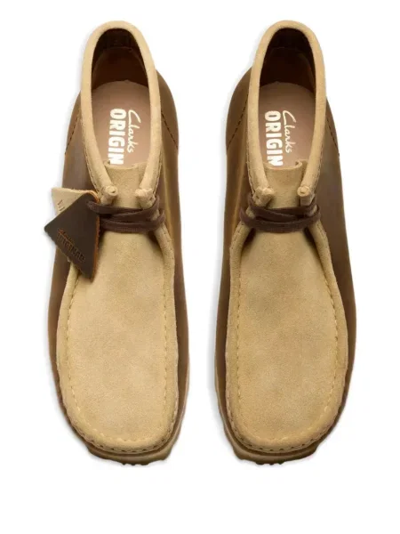 Велурени пустинни ботуши Clarks Originals с връзки кафяво