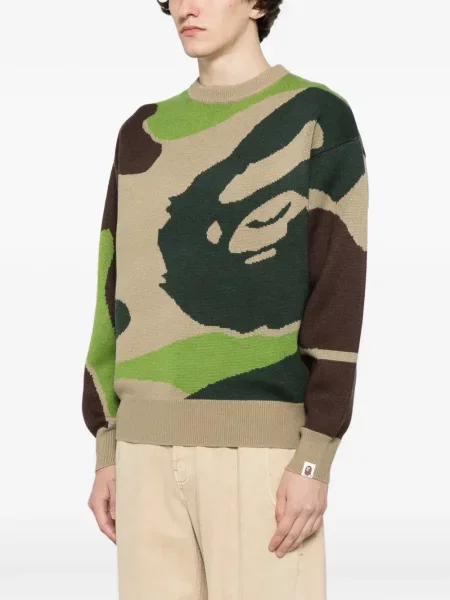 Pulover A Bathing Ape® cu imagine cu model camuflaj verde