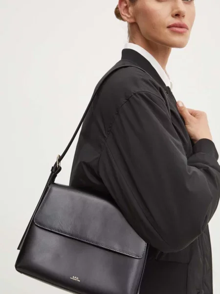A.P.C. чанта дамска от кожа Sac Virginie Flap черно