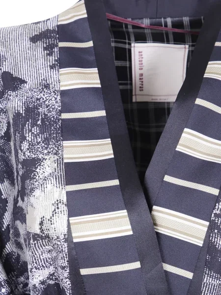 Gėlėtas raštuotas paltas Antonio Marras pilka