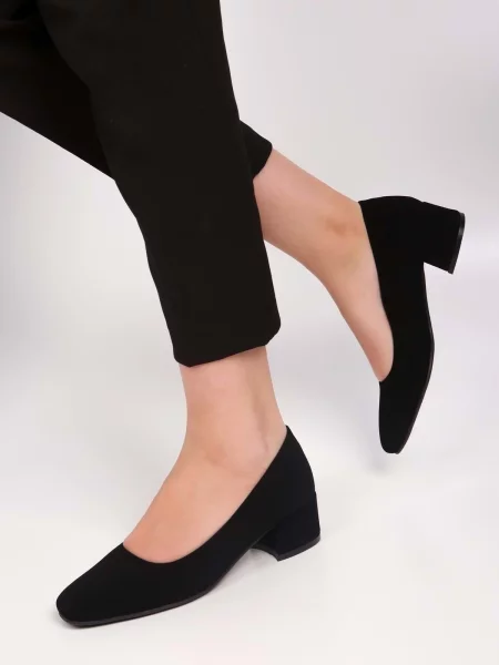 Полуотворени обувки Shoeberry с висок ток черно