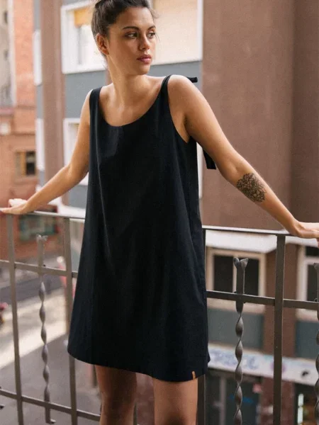 Haljina MUUV. Backless Bow crna