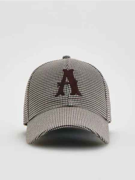Reserved Șapcă baseball cu broderie multicolor