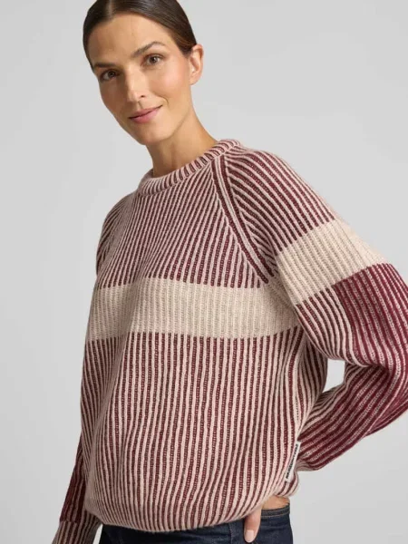 Sweter o luźnym kroju z mieszanki wełny model RIB ARTWORK KNIT' Armedangels