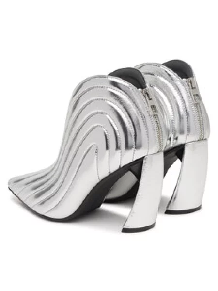 Polokozačky United Nude