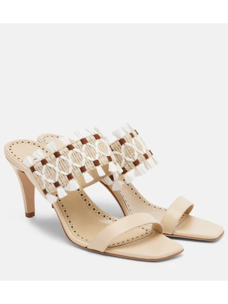 Papuci tip mules Manolo Blahnik din piele bej
