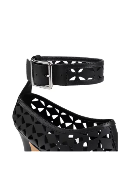 Σανδάλια Manolo Blahnik μαύρο