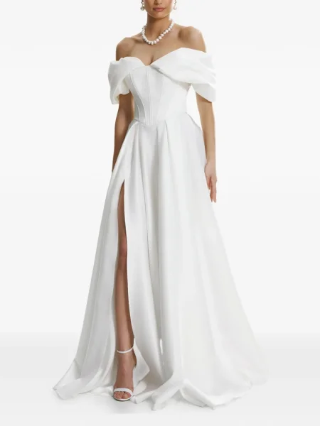 Rochie maxi Framboise cu umerii deschiși de costum alb