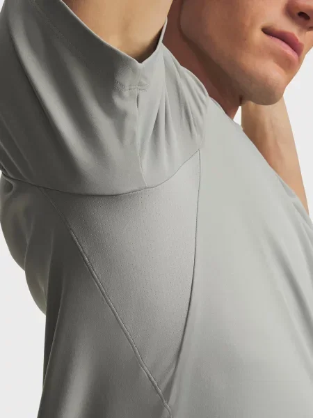Футболка Under Armour серая