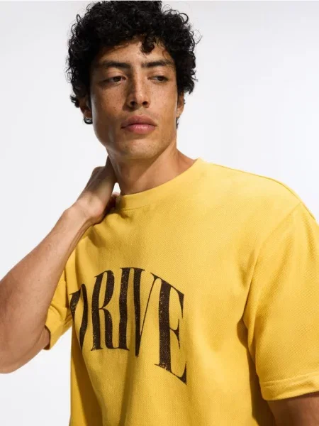 Reserved Tricou boxy cu imprimeu galben-muștar galben