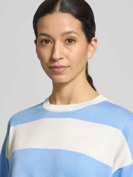 Koszulka o kroju relaxed fit z Mieszanka Model LULS' Ichi