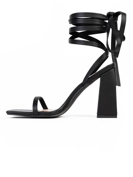 Celena Sandale cu baretă Charney' negru