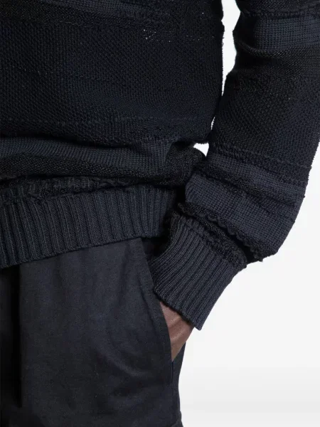 Пуловер Halos с протрити краища черно