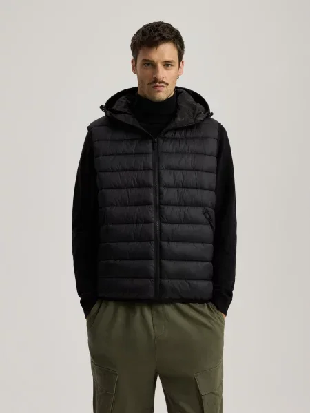 Утепленный жилет Diverse черный