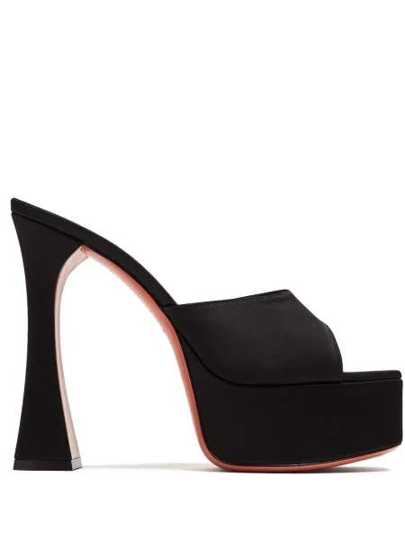 Сандали Amina Muaddi на платформе черно
