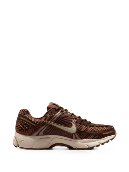 Sneaker Nike Vomero barna