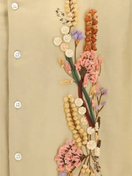 Риза Baziszt на цветя