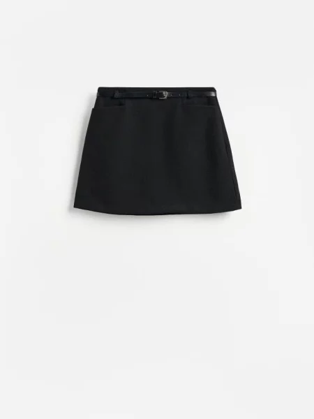 Cu centură pantaloni scurți Reserved negru