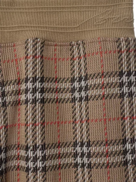 Pantaloni Burberry în carouri
