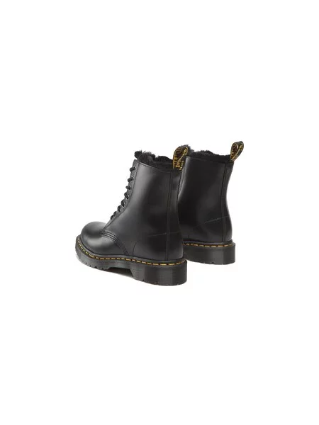 Auliniai batai Dr. Martens juoda