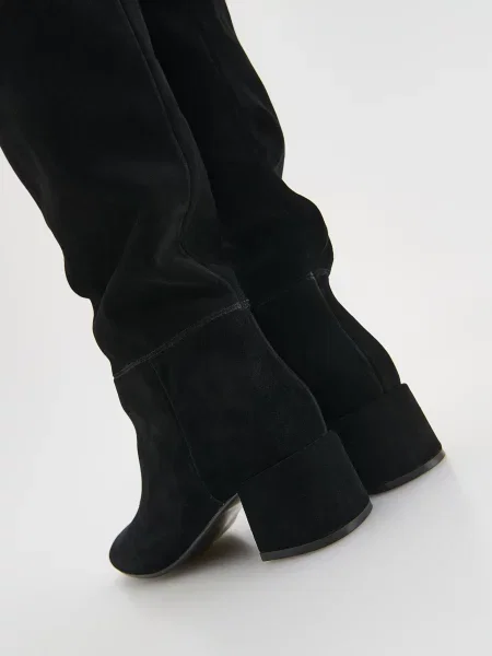 Замшевые сапоги Reserved черные