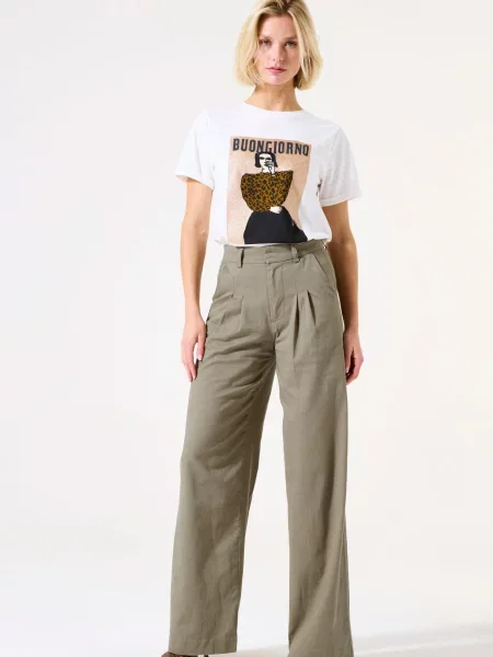 GARCIA Pantaloni cutați kaki