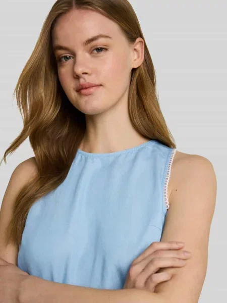 Bluzka o luźnym kroju z detalami z koronkowej siatki wykonanej na szydełku Tom Tailor Denim błękitna