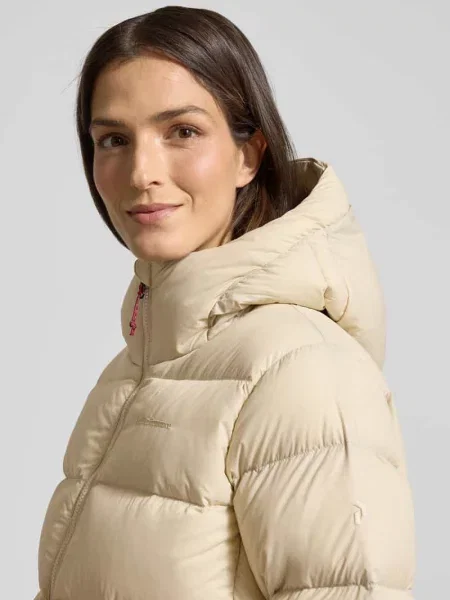 Kurtka puchowa z wyhaftowanym logo model „FROST DOWN” Peak Performance beżowa