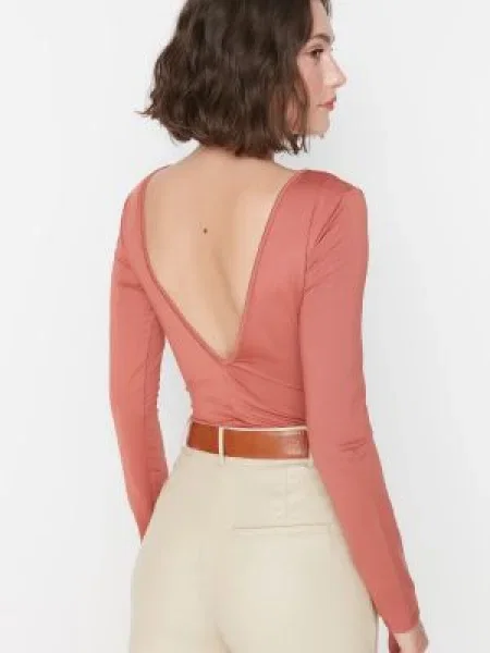Tricou Trendyol tricotate cu mâneci lungi cu decolteu rotund