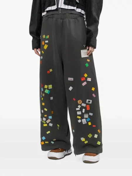 Pantaloni Maison Mihara Yasuhiro cu imagine negru