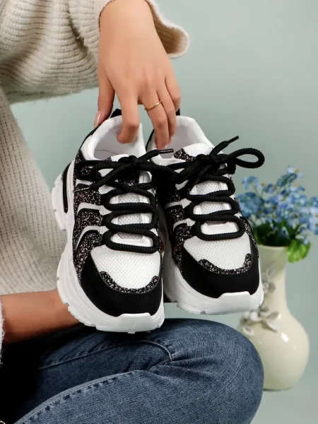 Sneakerși Resti cu platformă negru