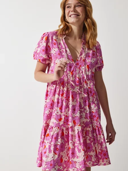 Sukienka mini Happiness İstanbul w kwiatki dzwony różowa