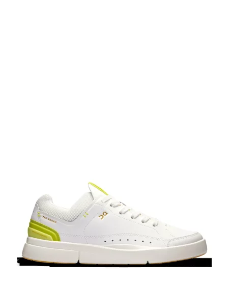 Sneakerși On alb