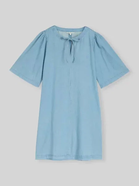 Sukienka casualowa o kroju regular fit z wiązanym detalem Tom Tailor Denim