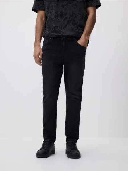 Reserved Blugi carrot slim cu efect prespălat negru