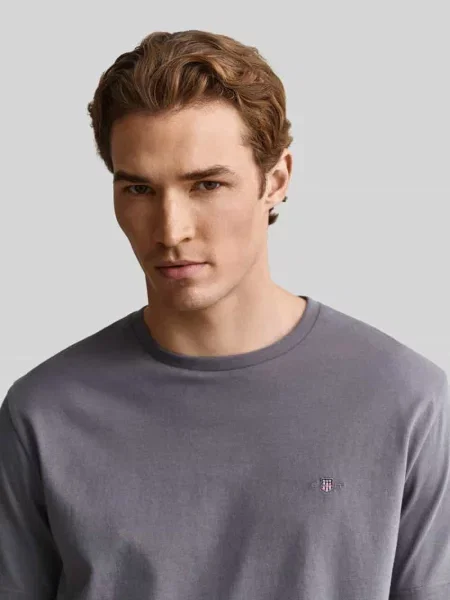 T-shirt o kroju regular fit z czystej bawełny Gant
