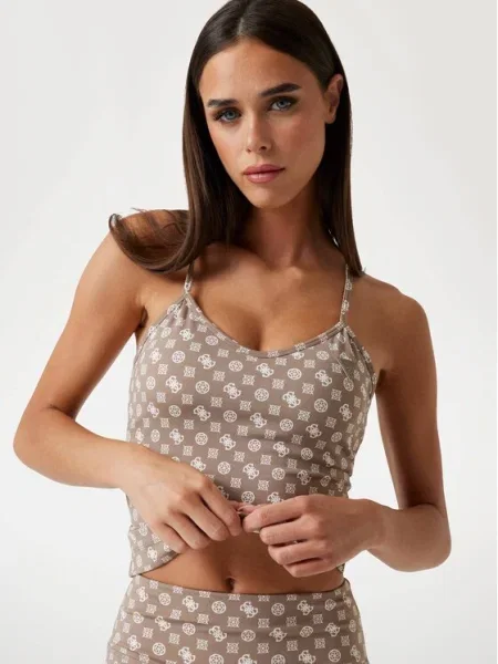 Top Guess clasic maro