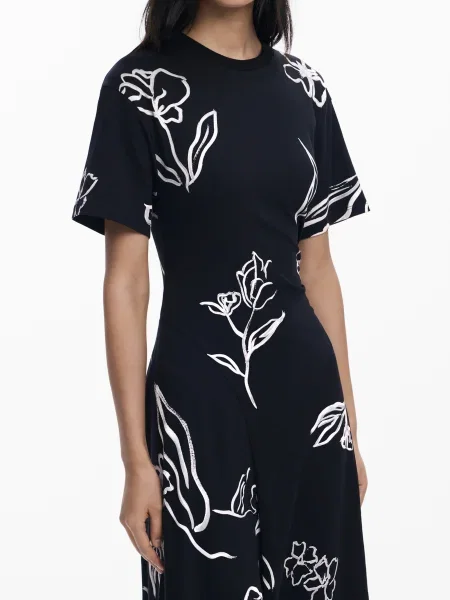 Костюм миди рокля Desigual на цветя до коляното черно