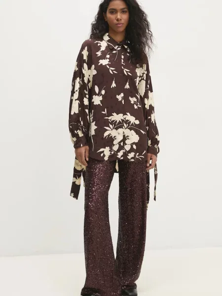 Answear Lab koszula relaxed z kołnierzykiem klasycznym brązowy